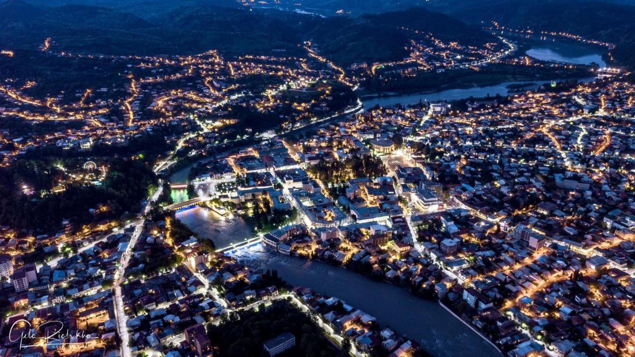 Chika Apartamento Kʼutʼaisi Exterior foto