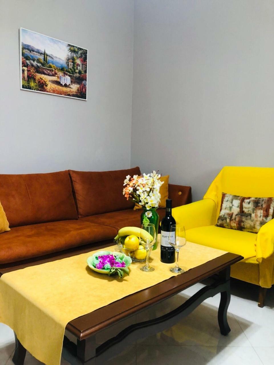 Chika Apartamento Kʼutʼaisi Exterior foto